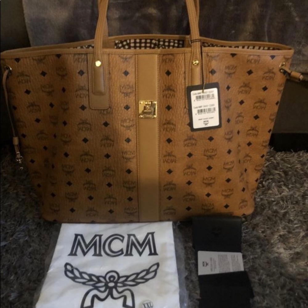 AUTHENTIC MCM Women’s Large Liz Reversible shopper